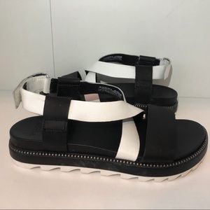 SOREL SANDALS